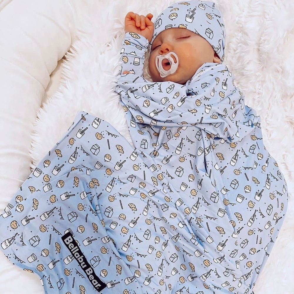 3-6M Bellabu Bear. Milk & Cookies Onsie, Bamboo Swaddle & Beanie Set EUC